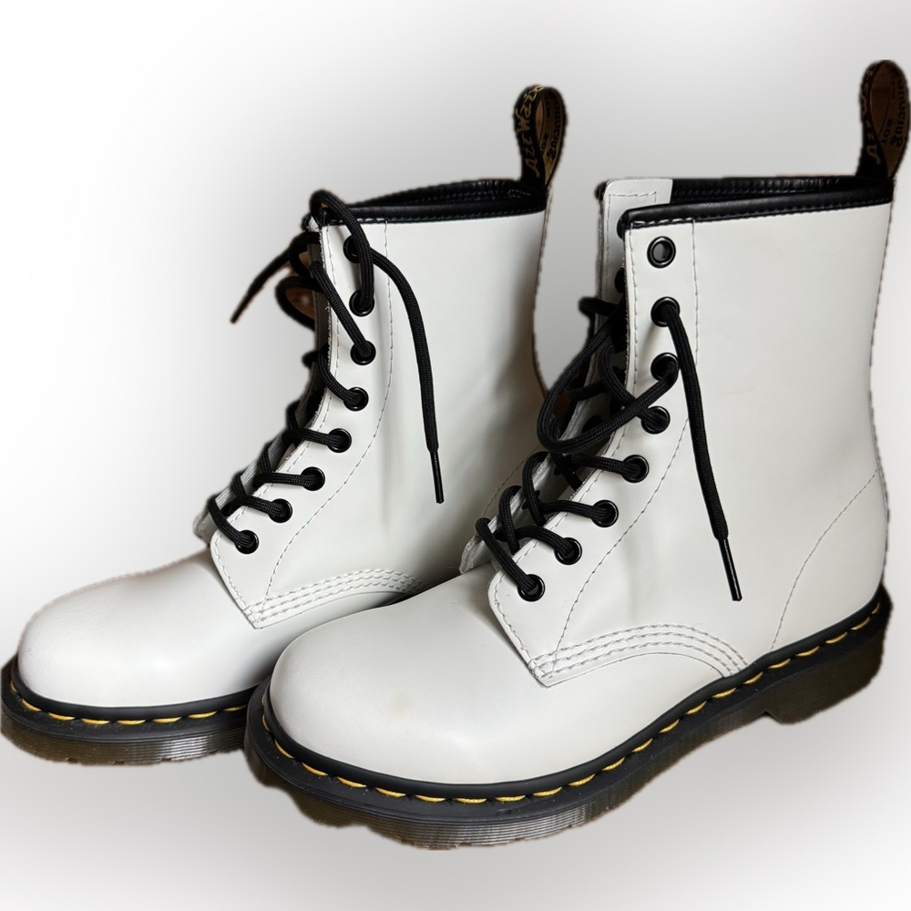 Dr. Martens white Lace-Up 1460 Boots with Black Accents Sz 8 EU 39